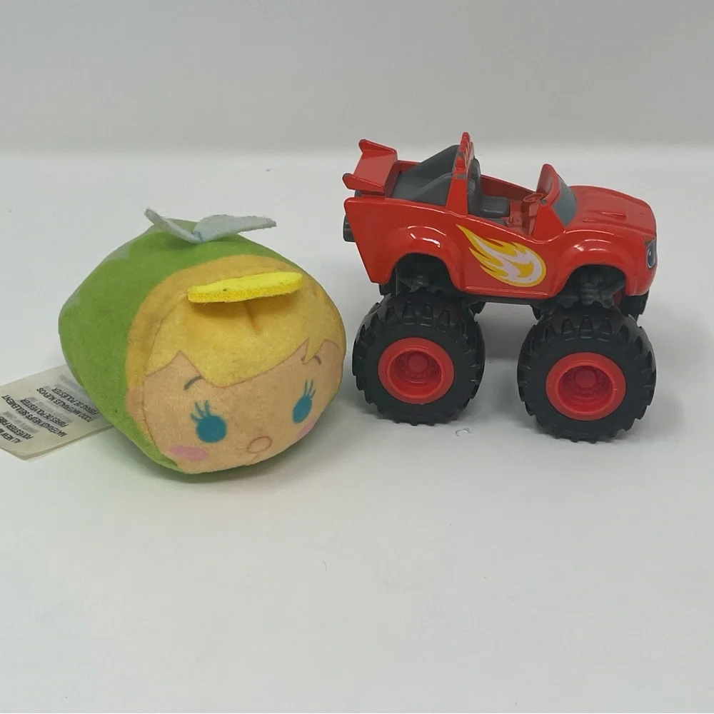 Disney Figures & Cars Lot of 8‎